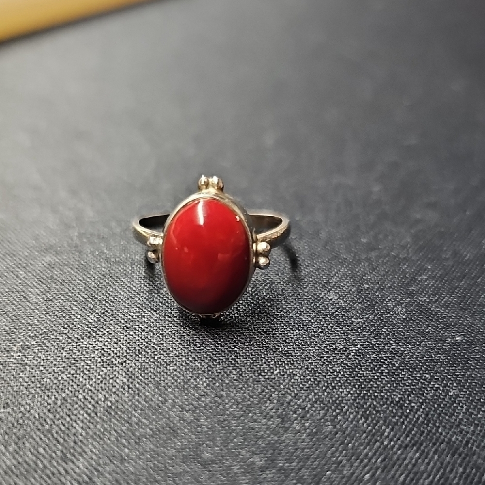 Elegant Red Stone Silver Ring